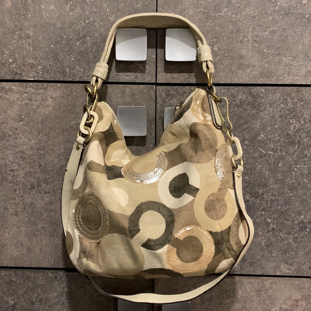 Authentic Coach sequinned hobo in mint condition. - Picture 5 of 8
